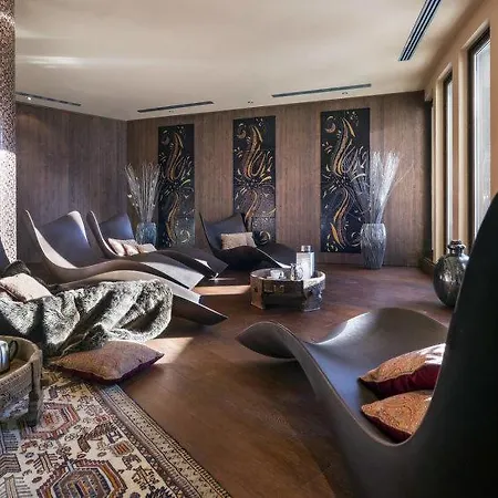 Sleeps 4 Pool Wifi *