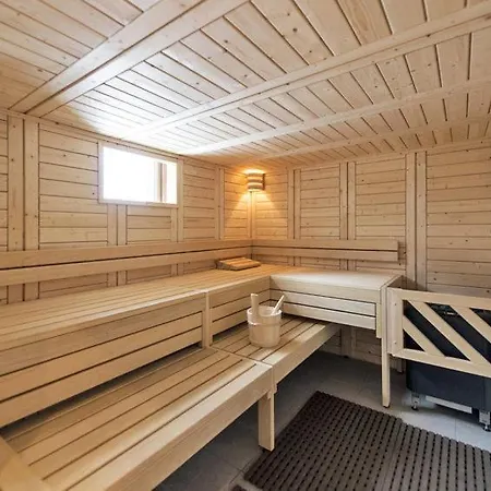 Lägenhet Sleeps 4 Pool Wifi
